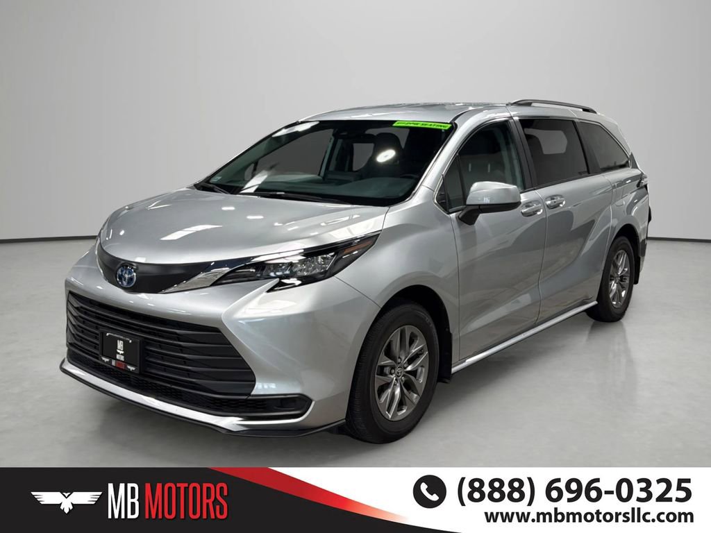 Used 2024 Toyota Sienna LE
