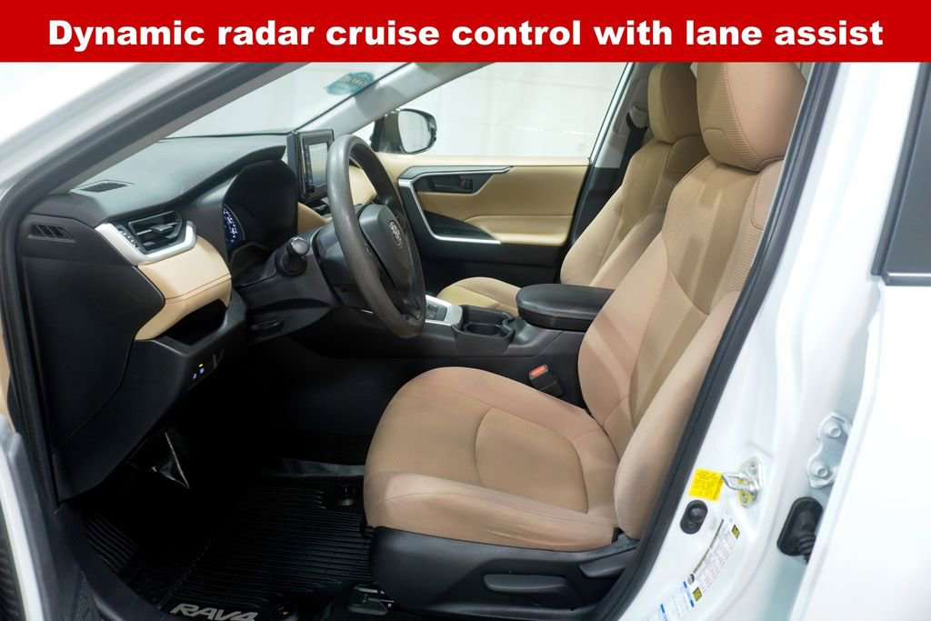 Used 2019 Toyota RAV4 LE AWD/4WD image 11