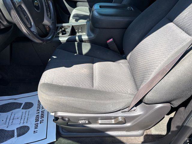 Used 2014 Chevrolet Suburban LS image 19