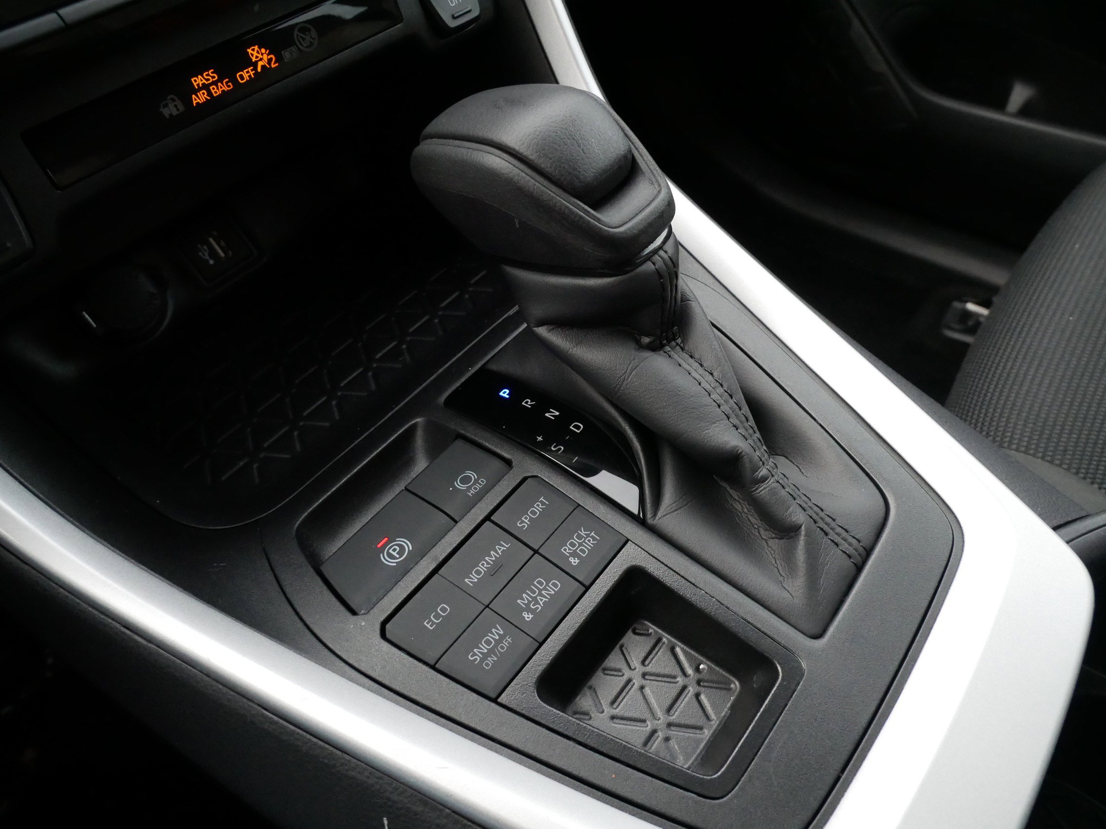 Certified 2025 Toyota RAV4 LE image 24