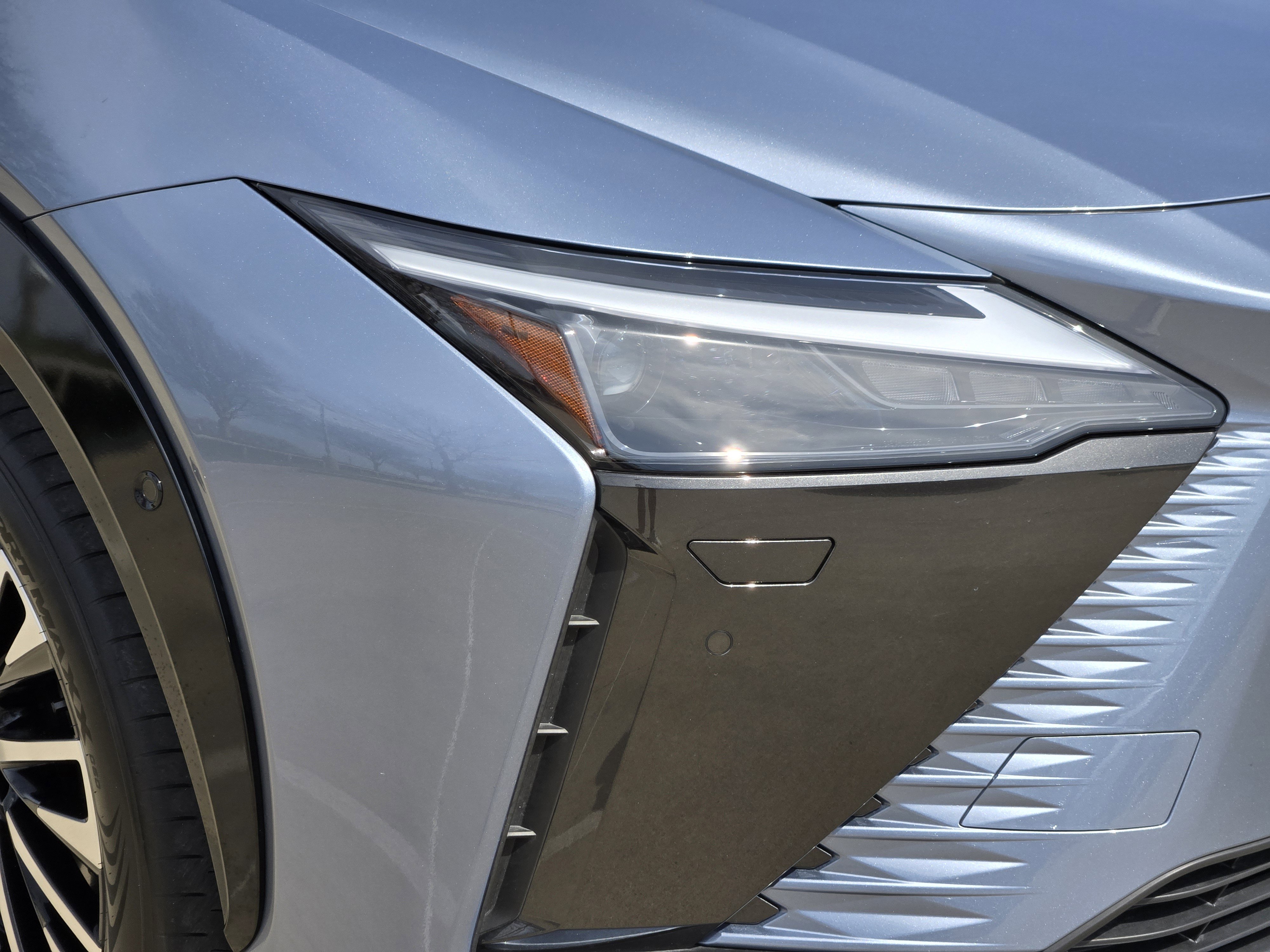 Used 2023 Lexus RZ 450e Premium w/ Technology Package image 11