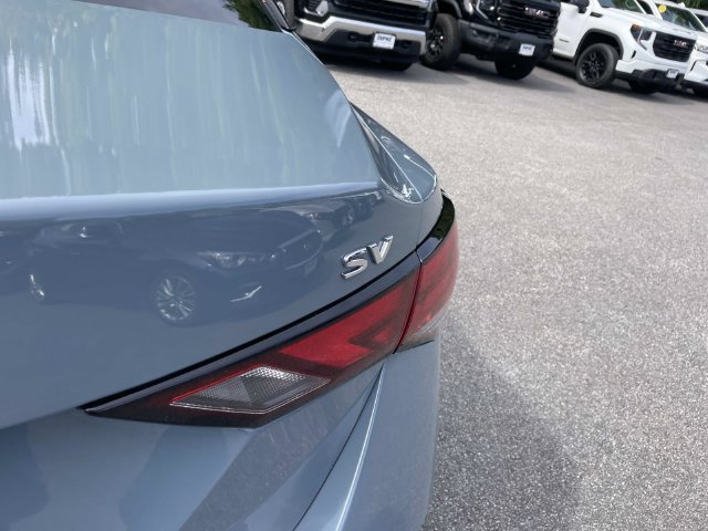 Used 2024 Nissan Sentra SV FWD image 9