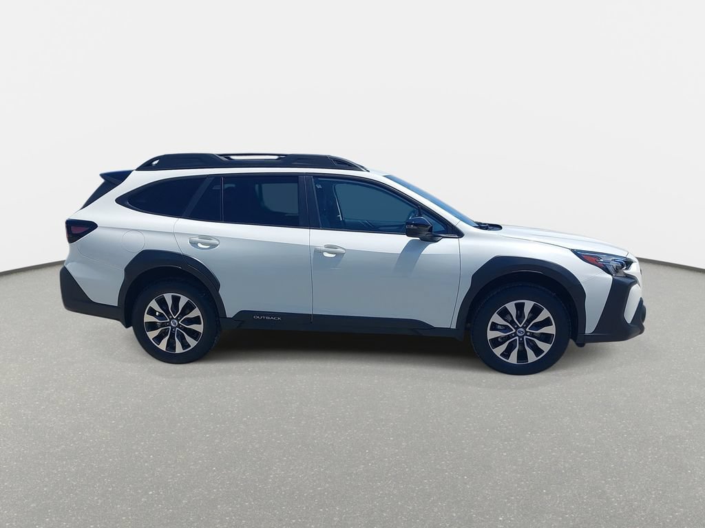Used 2025 Subaru Outback Onyx Edition XT AWD/4WD image 4