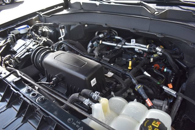 Used 2022 Ford Explorer XLT w/ Equipment Group 202A AWD/4WD image 34