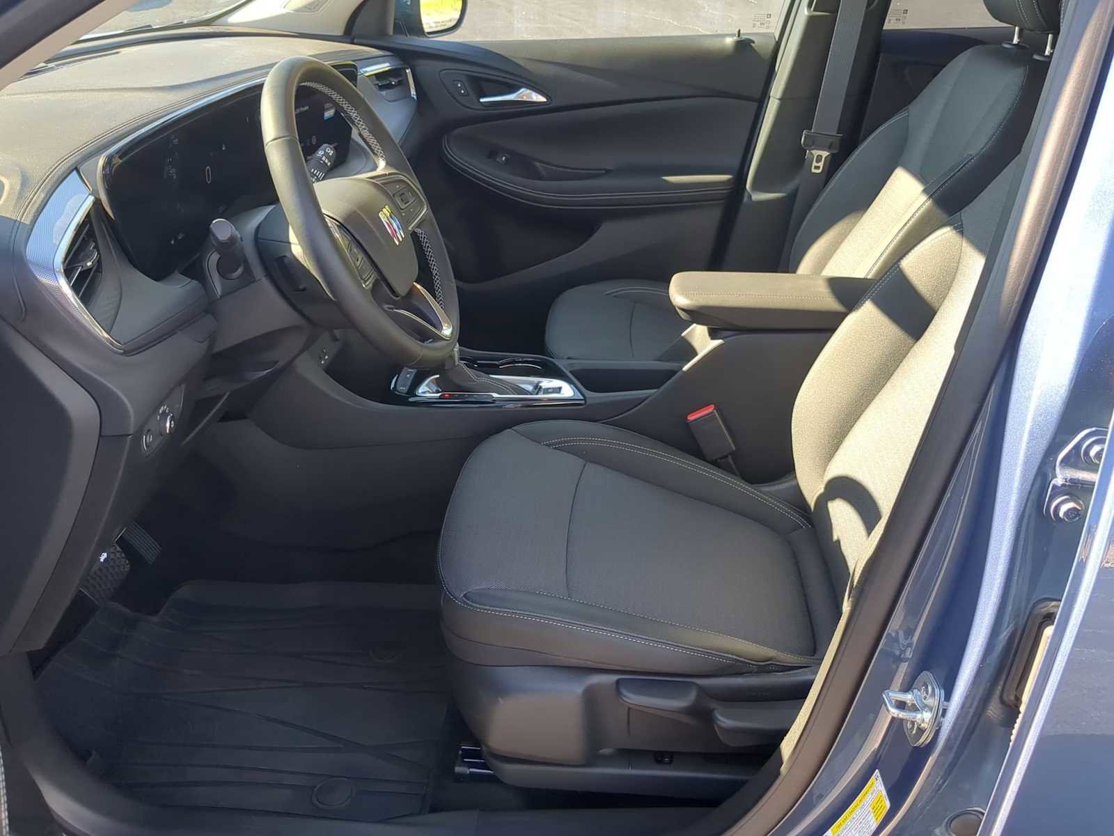 Used 2025 Buick Encore GX Preferred image 13