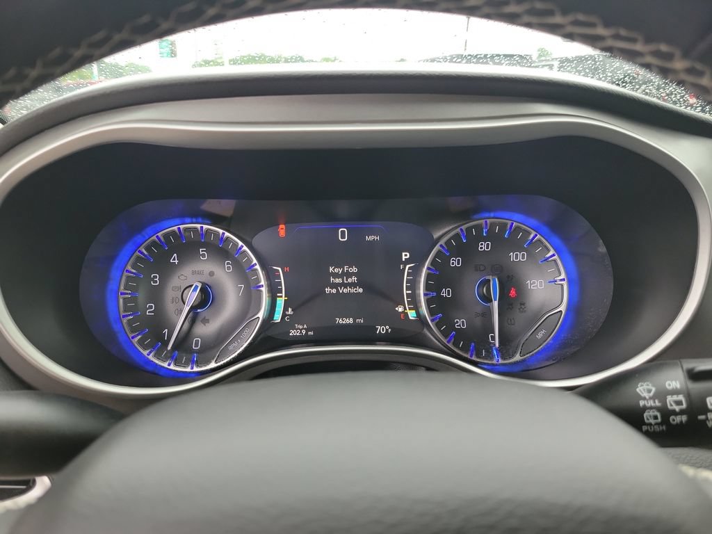 Used 2022 Chrysler Pacifica Touring-L FWD image 24