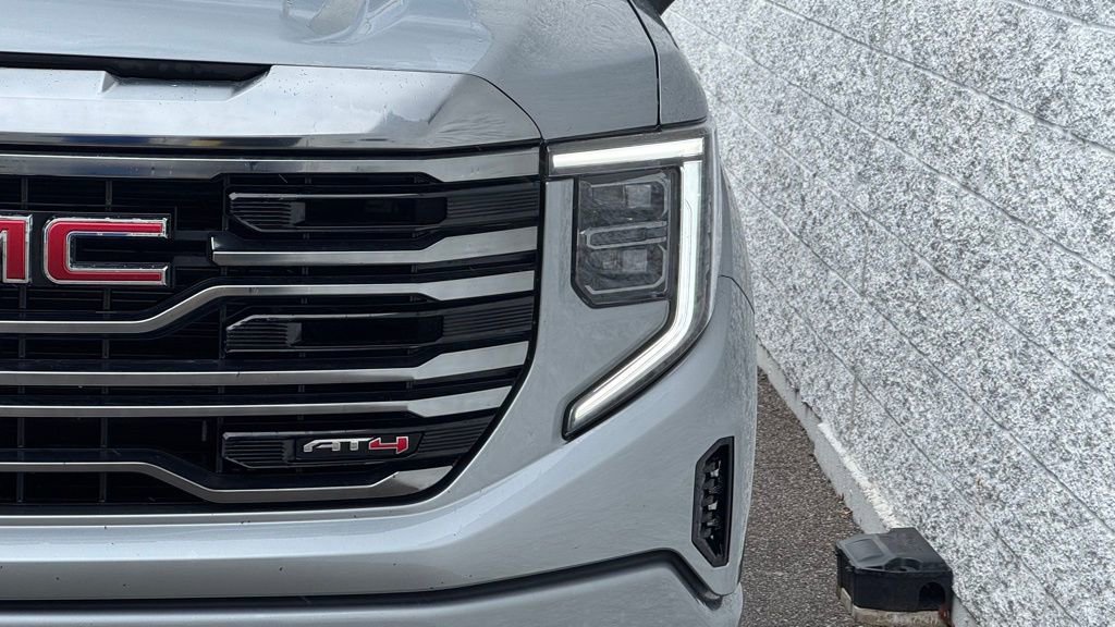 Used 2024 GMC Sierra 1500 AT4 w/ Technology Package image 4
