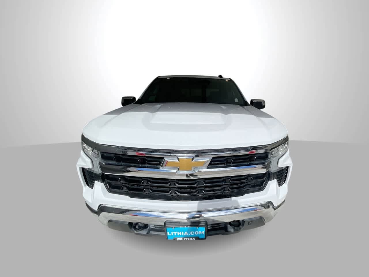Used 2022 Chevrolet Silverado 1500 LT w/ Convenience Package II AWD/4WD image 3