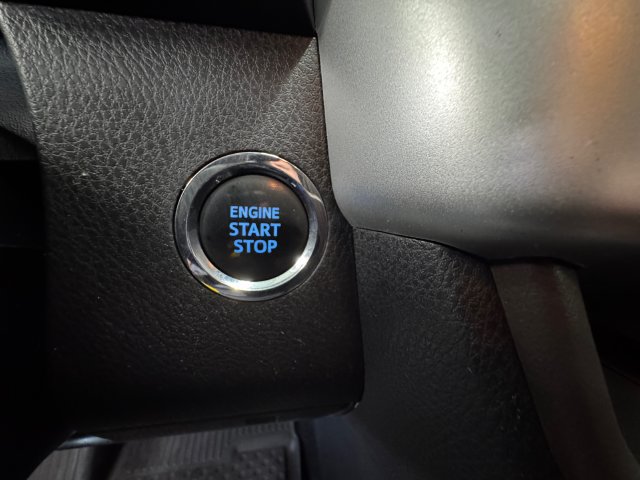 Used 2019 Toyota Highlander XLE AWD/4WD image 22