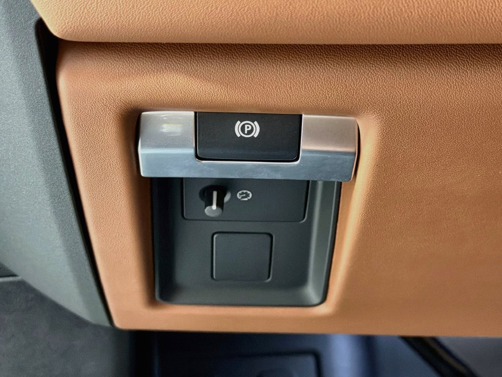 New 2026 Land Rover Defender 110 OCTA AWD/4WD image 10
