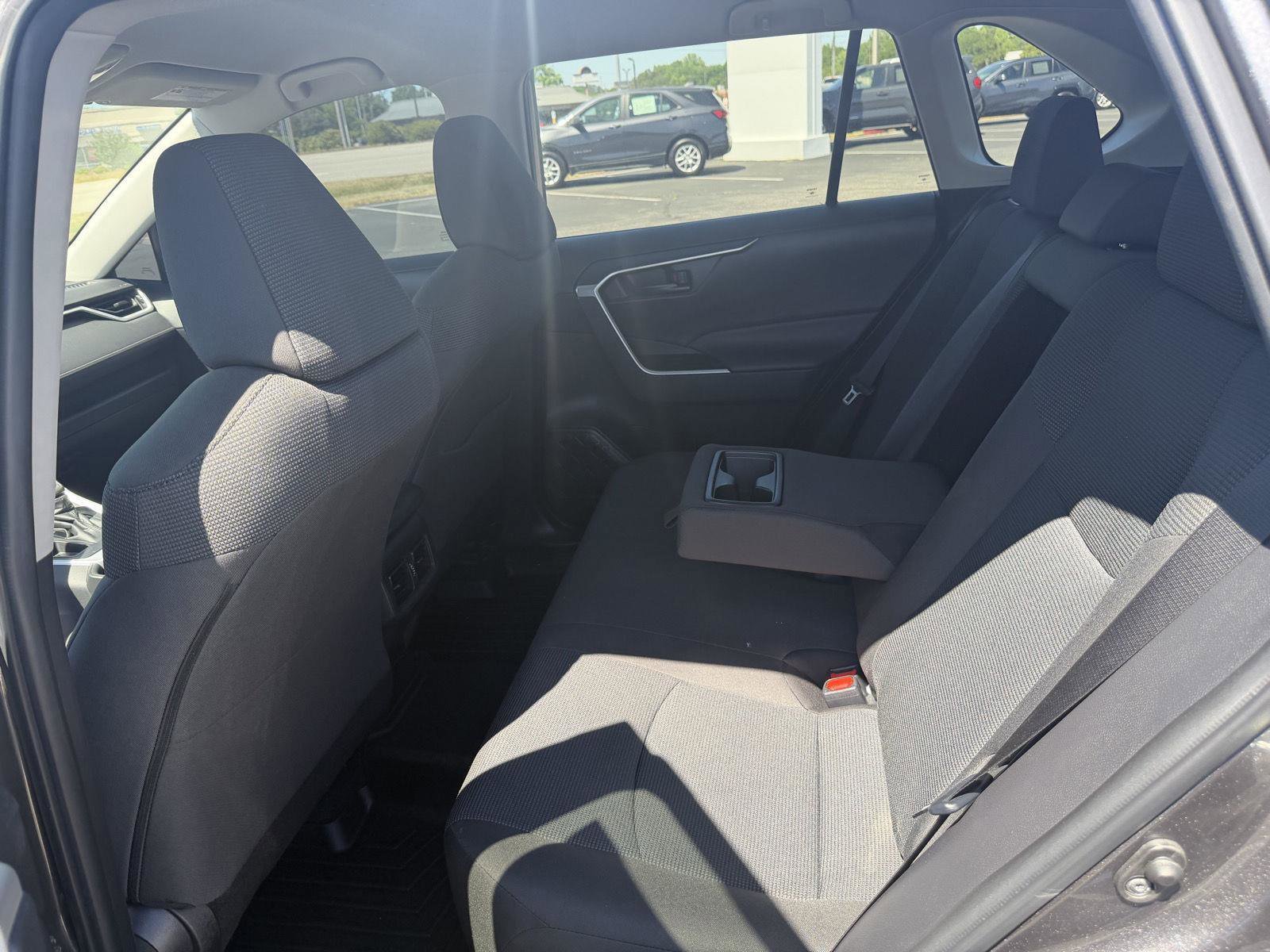 Used 2022 Toyota RAV4 LE FWD image 14