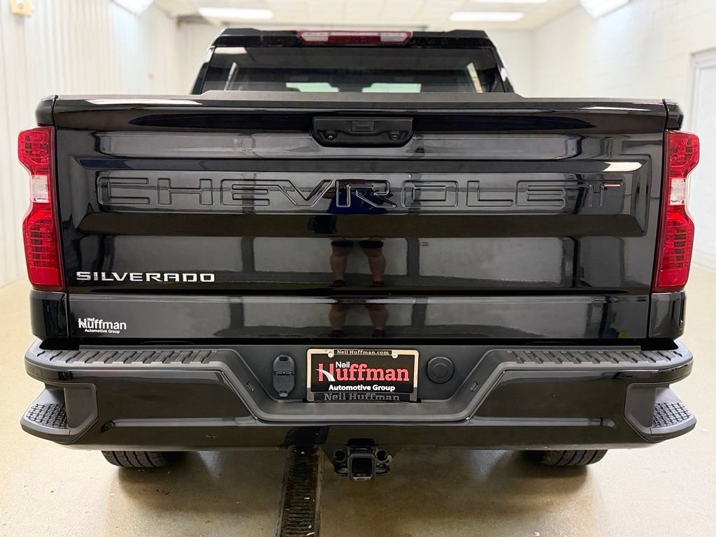 Used 2024 Chevrolet Silverado 1500 Custom AWD/4WD image 7