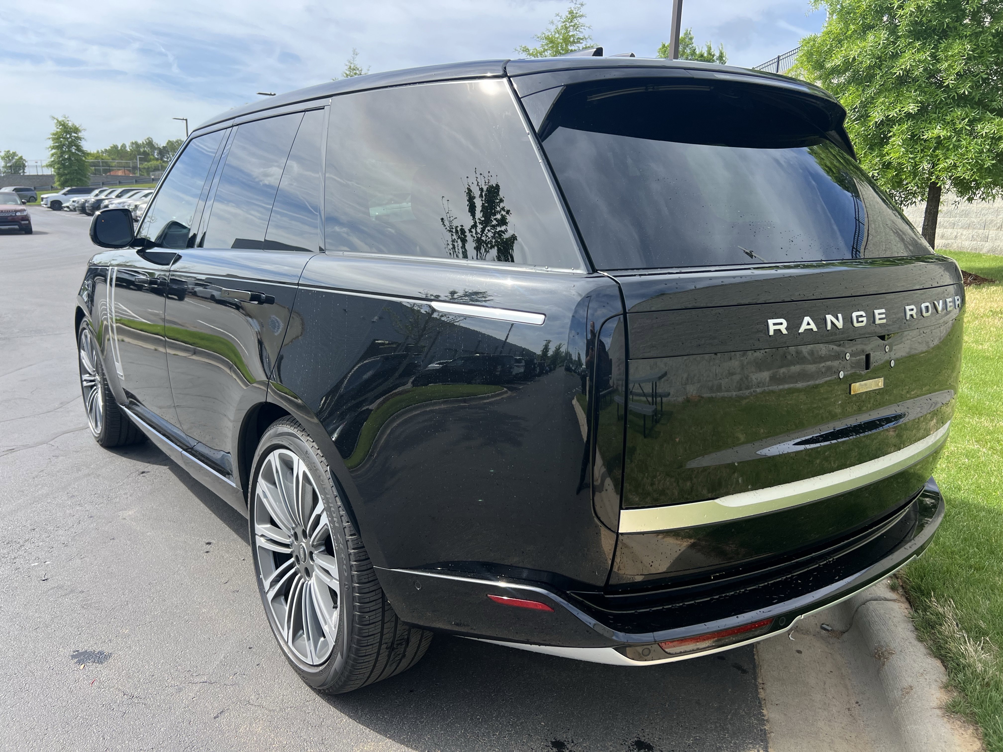 Certified 2024 Land Rover Range Rover Autobiography image 5