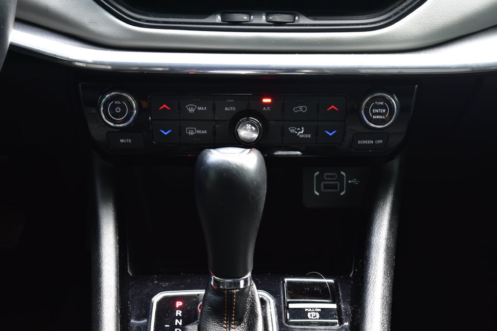 Used 2022 Jeep Compass Limited AWD/4WD image 32