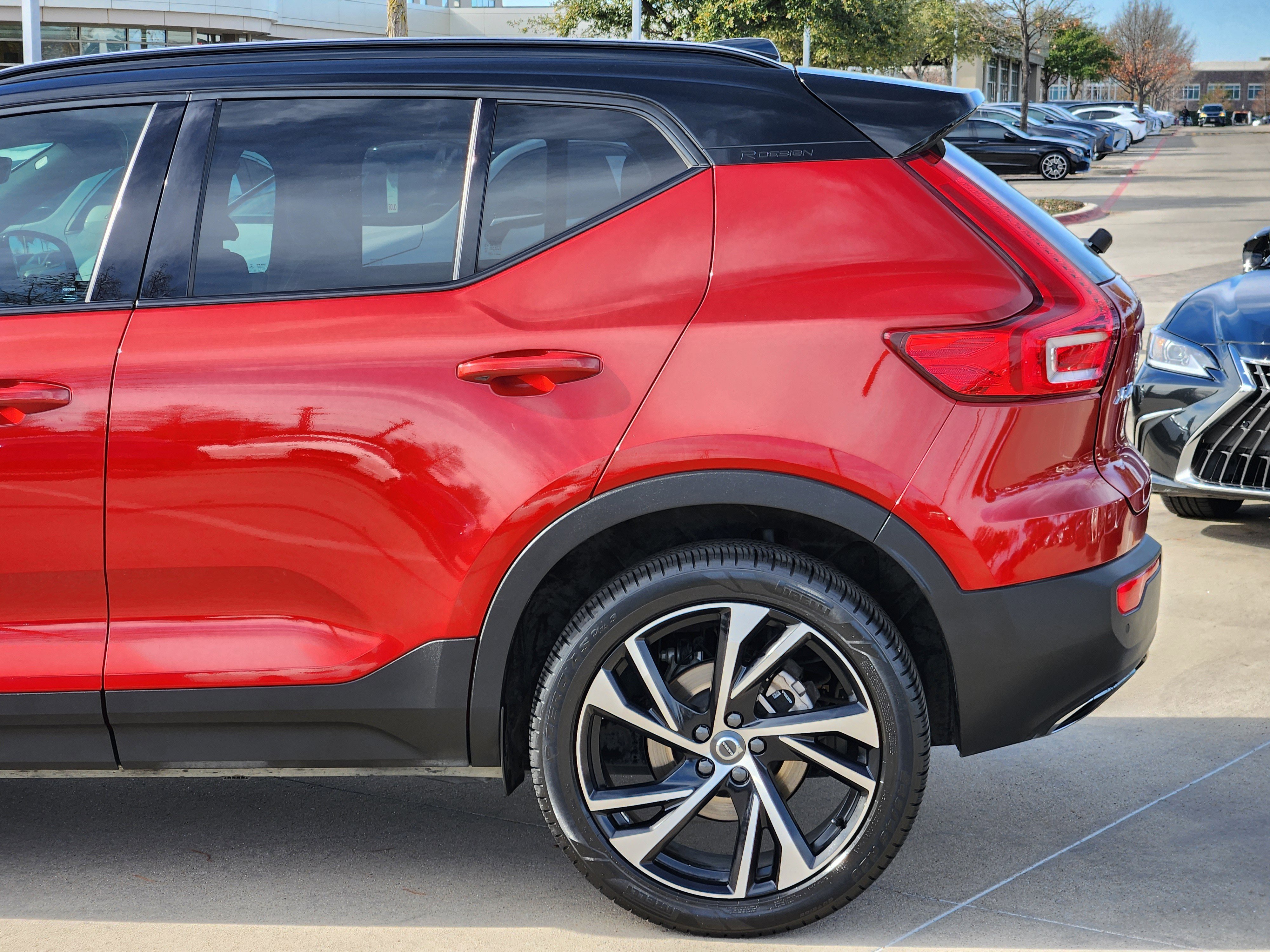 Used 2020 Volvo XC40 T5 R-Design w/ Protection Package Premier image 10