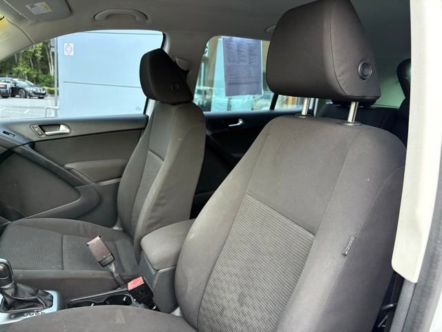 Used 2018 Volkswagen Tiguan Limited w/ Premium Package FWD image 12