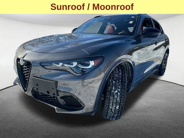 Used 2024 Alfa Romeo Stelvio Veloce AWD/4WD image 5