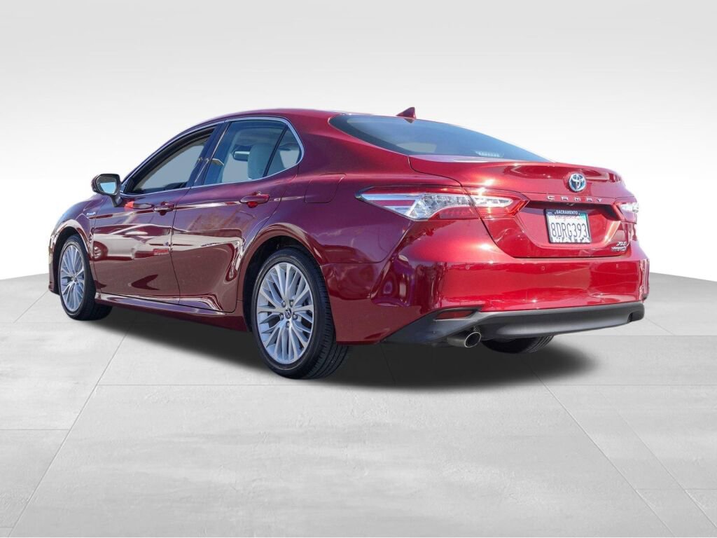 Certified 2018 Toyota Camry XLE w/ Audio Package image 6