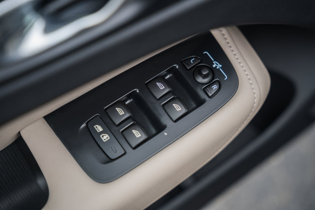 Certified 2026 Volvo XC60 B5 Plus AWD/4WD image 41