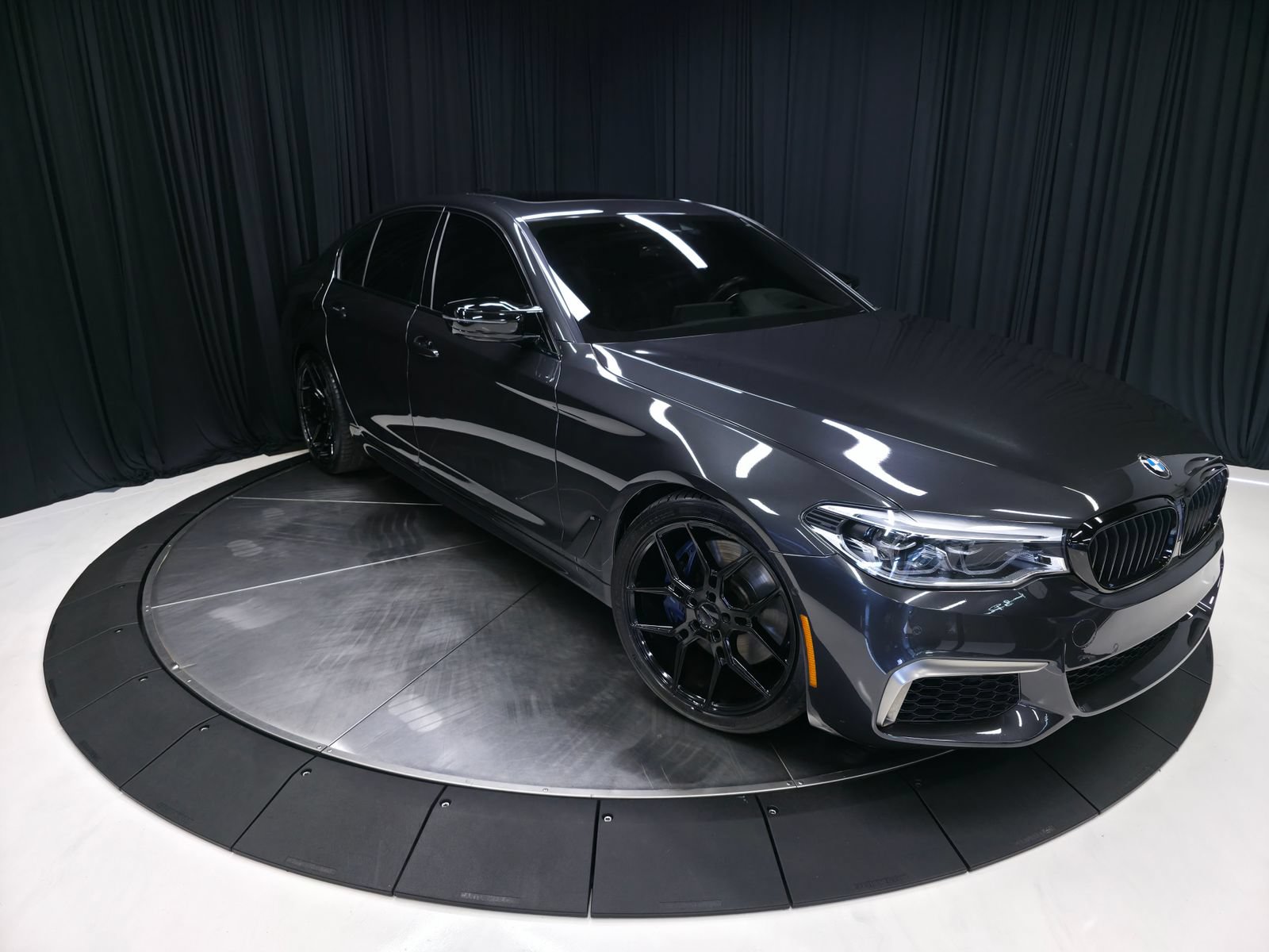 Used 2020 BMW M550i xDrive w/ Executive Package AWD/4WD image 17