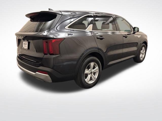 Certified 2025 Kia Sorento LX FWD image 5
