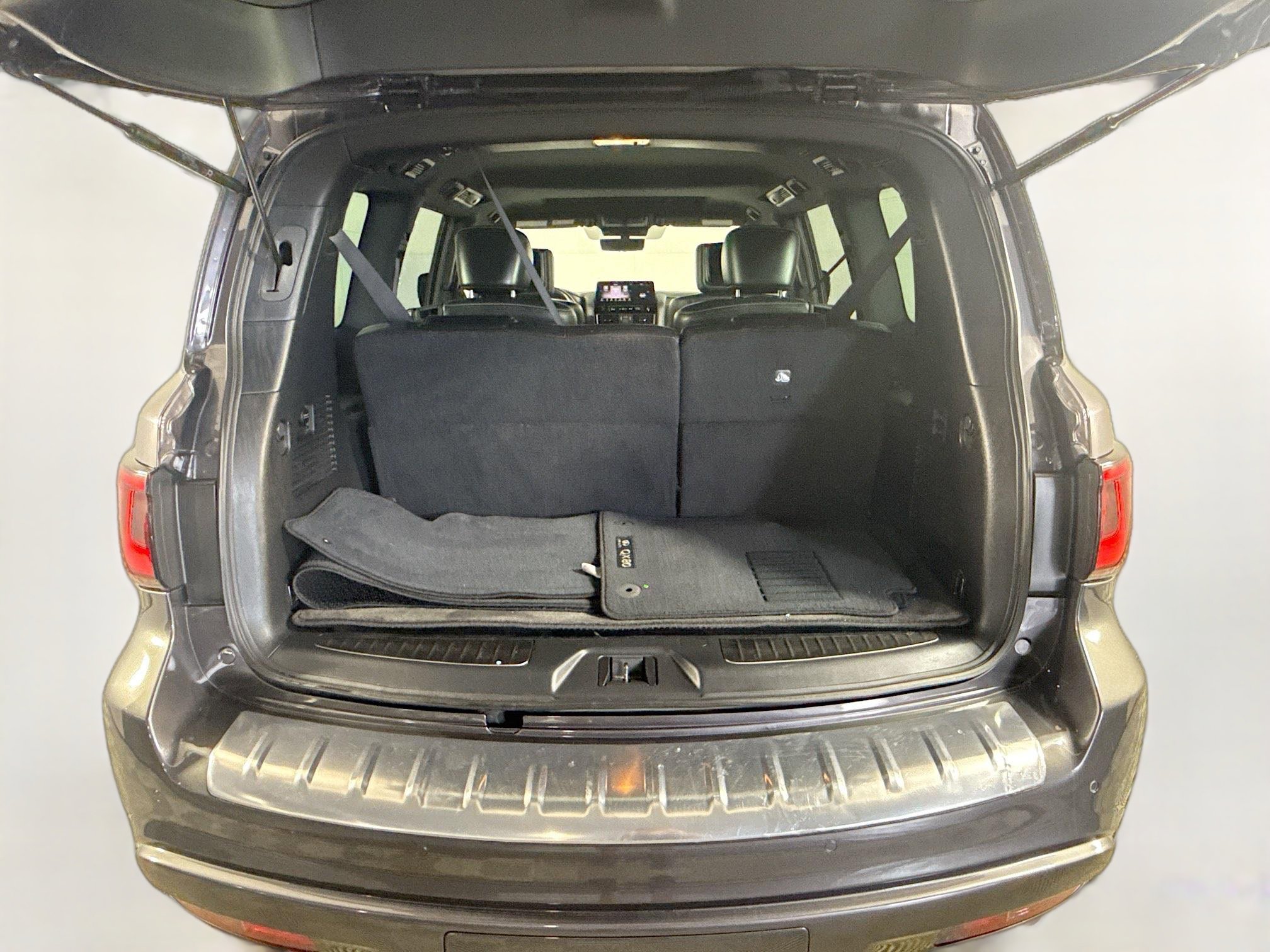 Used 2022 INFINITI QX80 Sensory w/ All-Season Package image 35