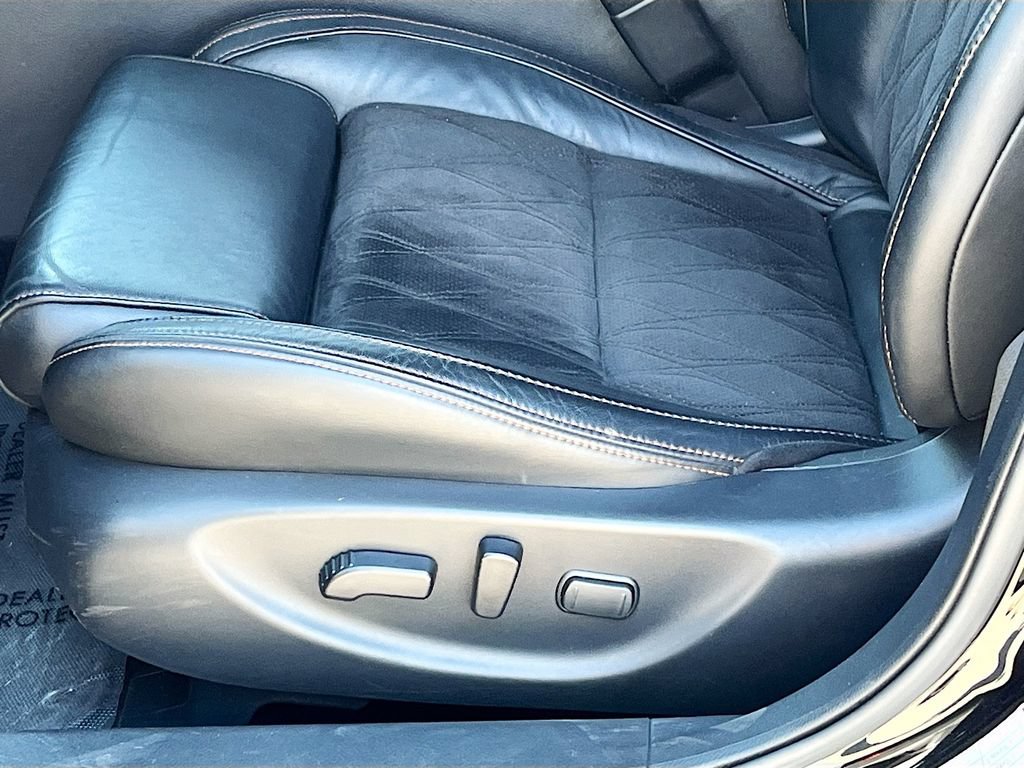 Used 2022 Nissan Maxima SR w/ Sport Mat Group FWD image 19