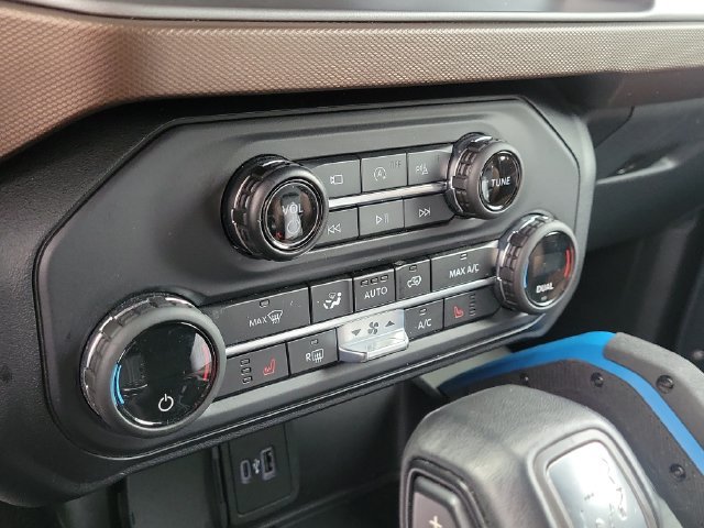 Used 2023 Ford Bronco Outer Banks AWD/4WD image 27