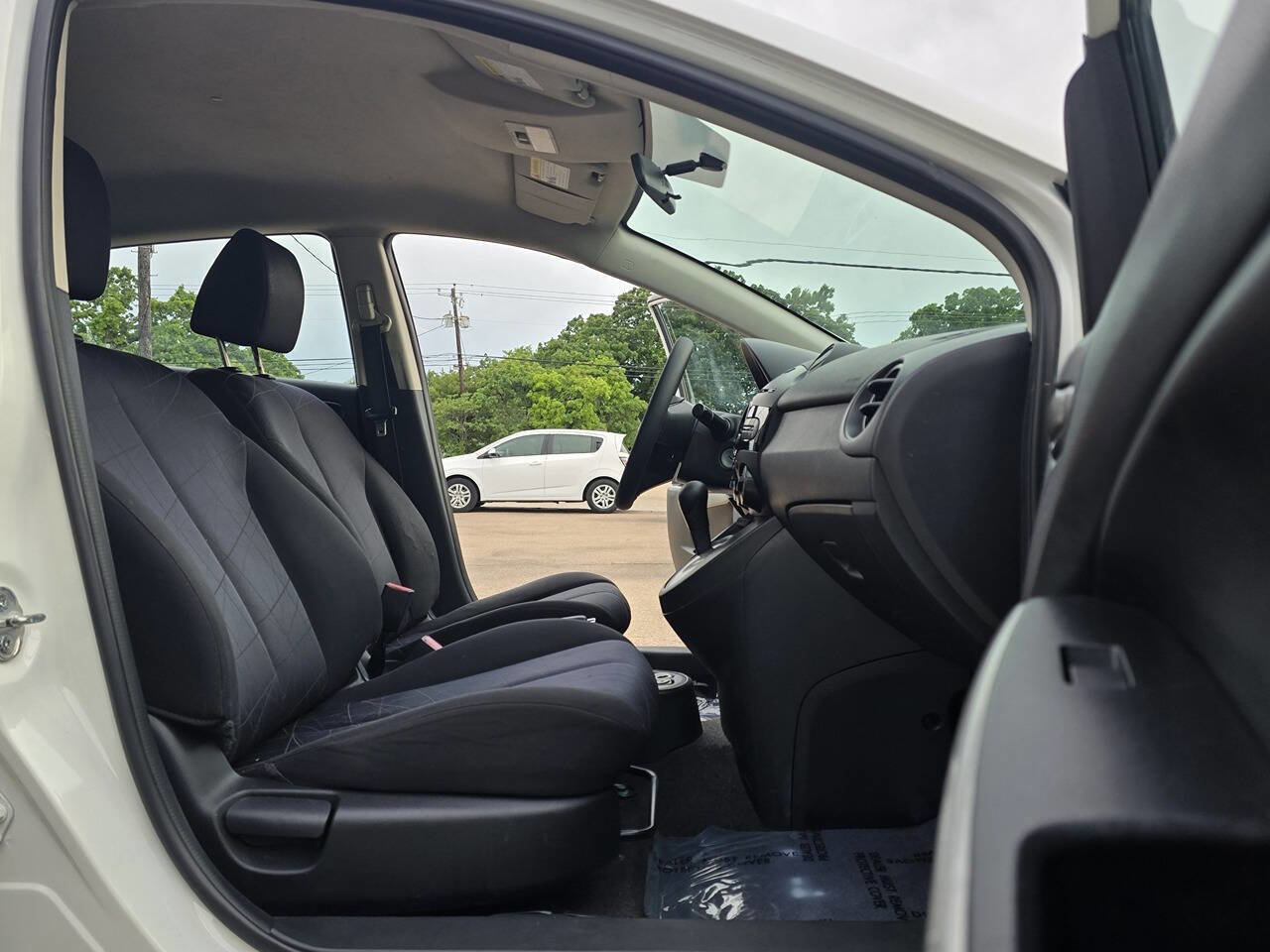 Used 2012 MAZDA MAZDA2 Sport image 18