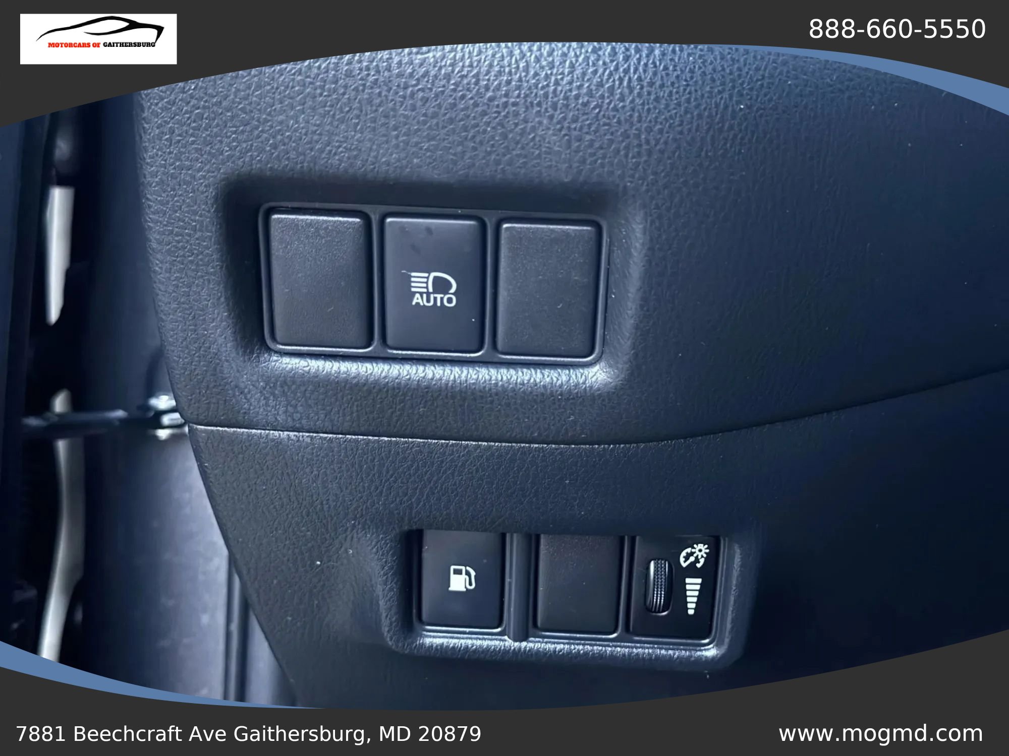 Used 2022 Toyota C-HR XLE FWD image 32