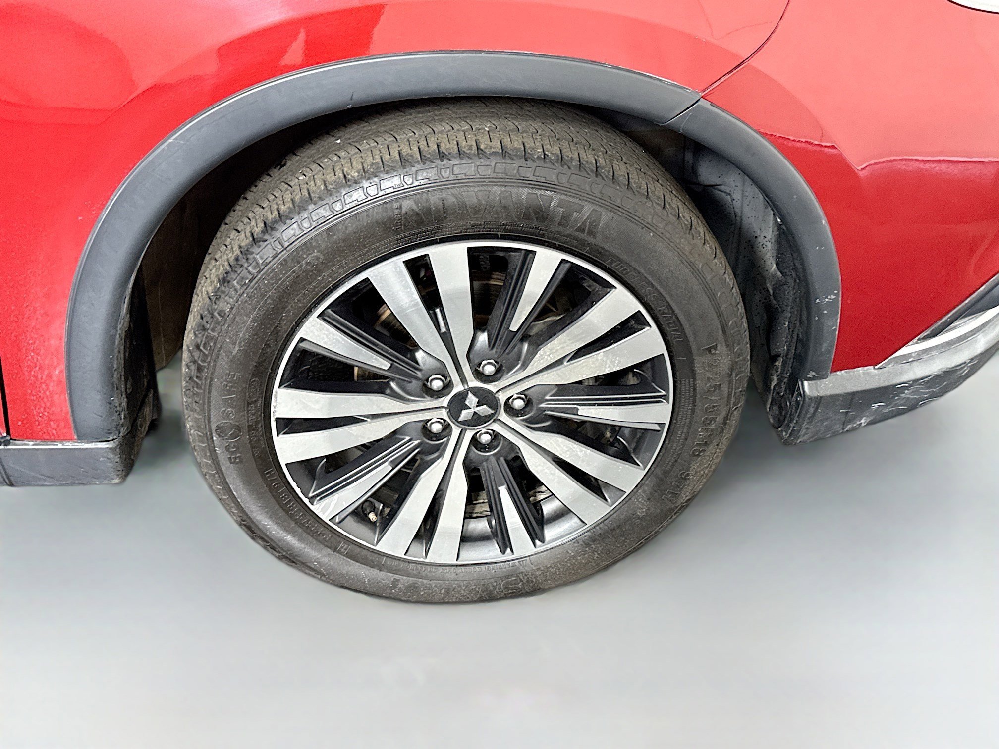 Used 2019 Mitsubishi Outlander SE image 32