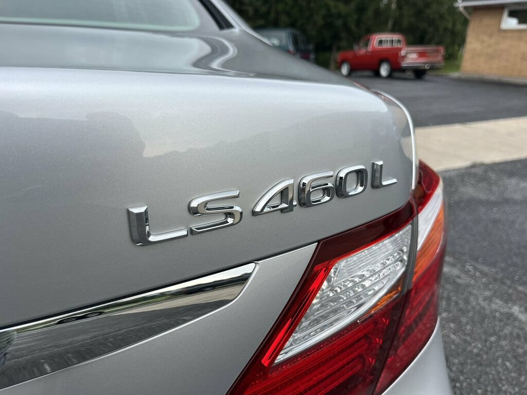 Used 2011 Lexus LS 460 L w/ Luxury Pkg AWD/4WD image 15