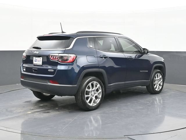Used 2024 Jeep Compass Latitude AWD/4WD image 13