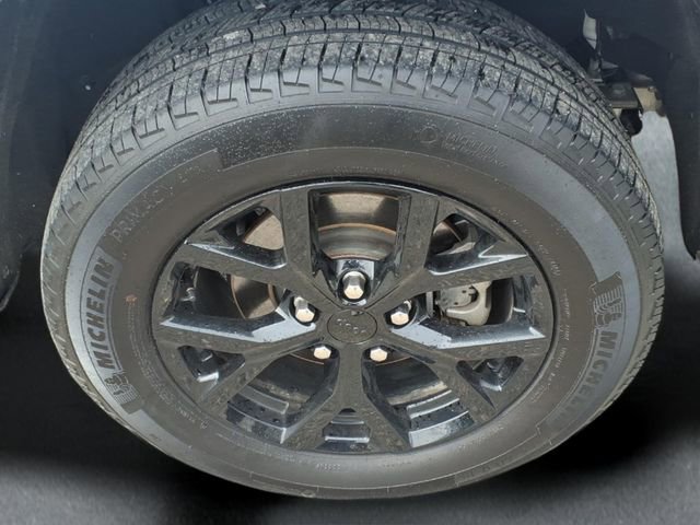 Used 2024 Jeep Grand Cherokee Altitude image 7