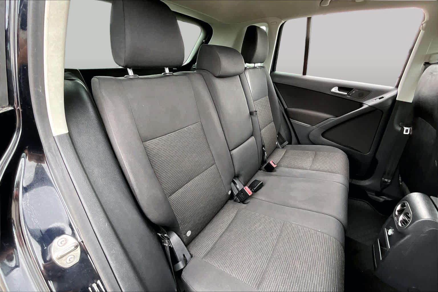 Used 2017 Volkswagen Tiguan Limited FWD image 20