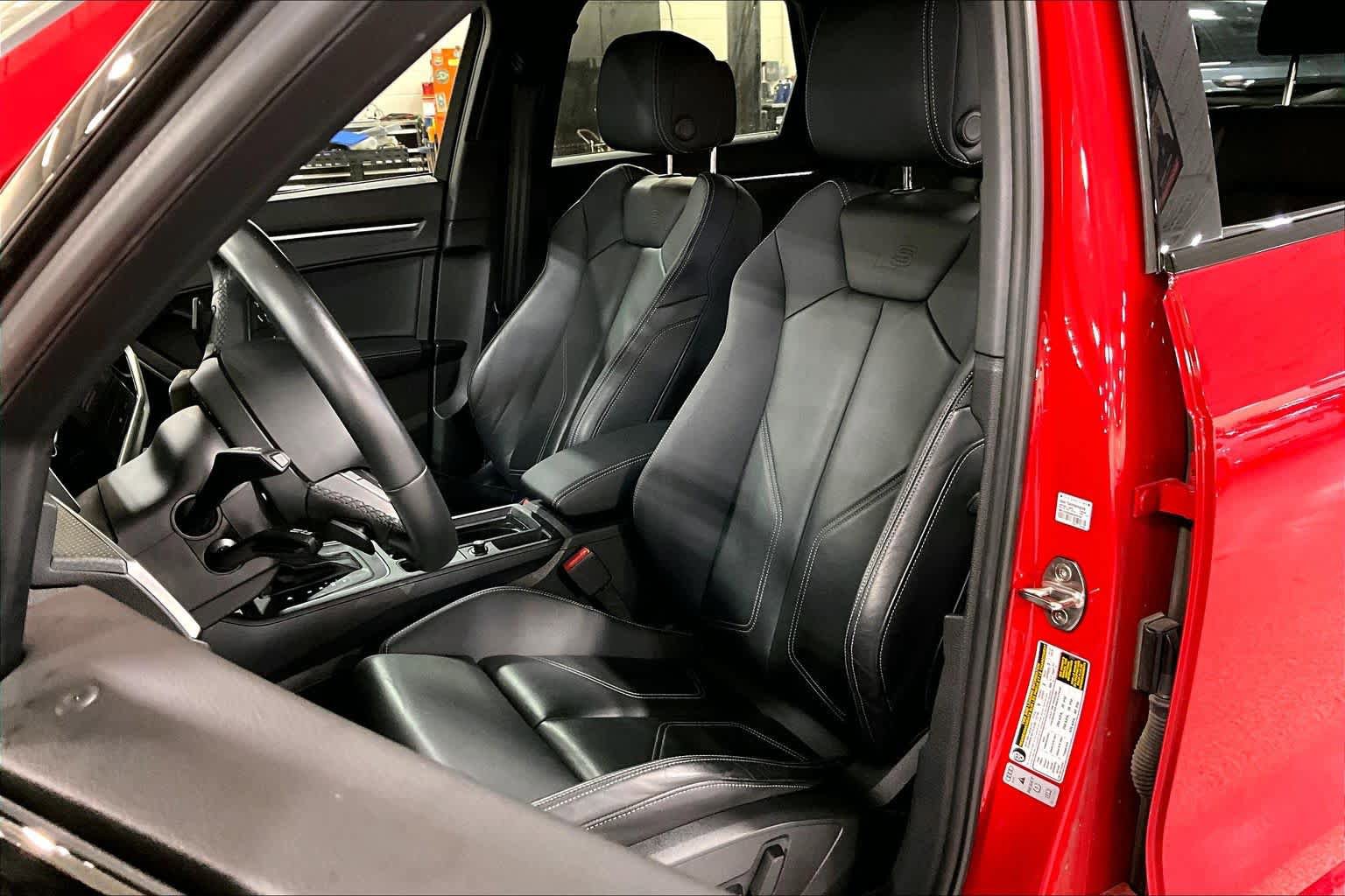 Used 2024 Audi Q3 2.0T Premium Plus w/ Premium Plus Package AWD/4WD image 8