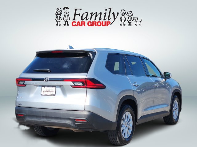 Used 2025 Toyota Grand Highlander AWD image 4
