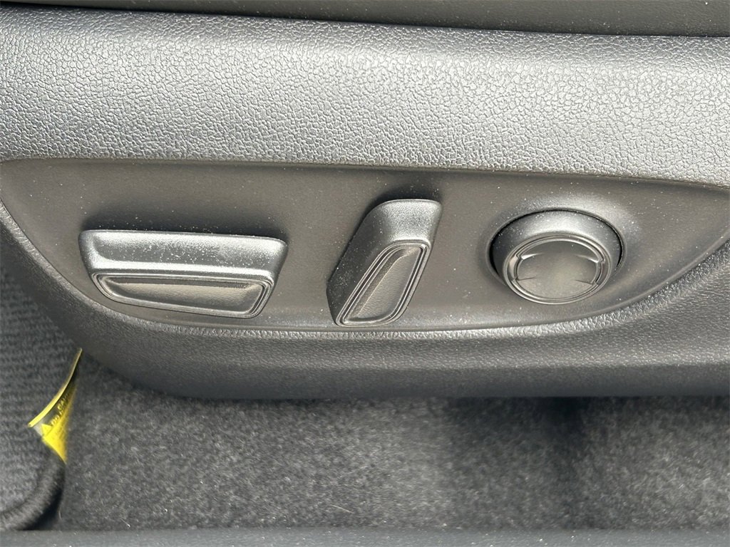 Used 2024 Toyota RAV4 XLE Premium image 24