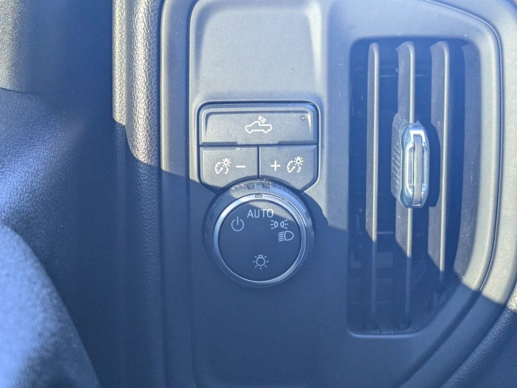 Used 2022 Chevrolet Silverado 1500 Custom image 22