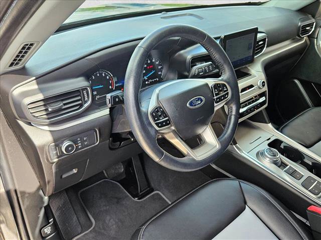 Used 2022 Ford Explorer XLT w/ Equipment Group 202A RWD image 10