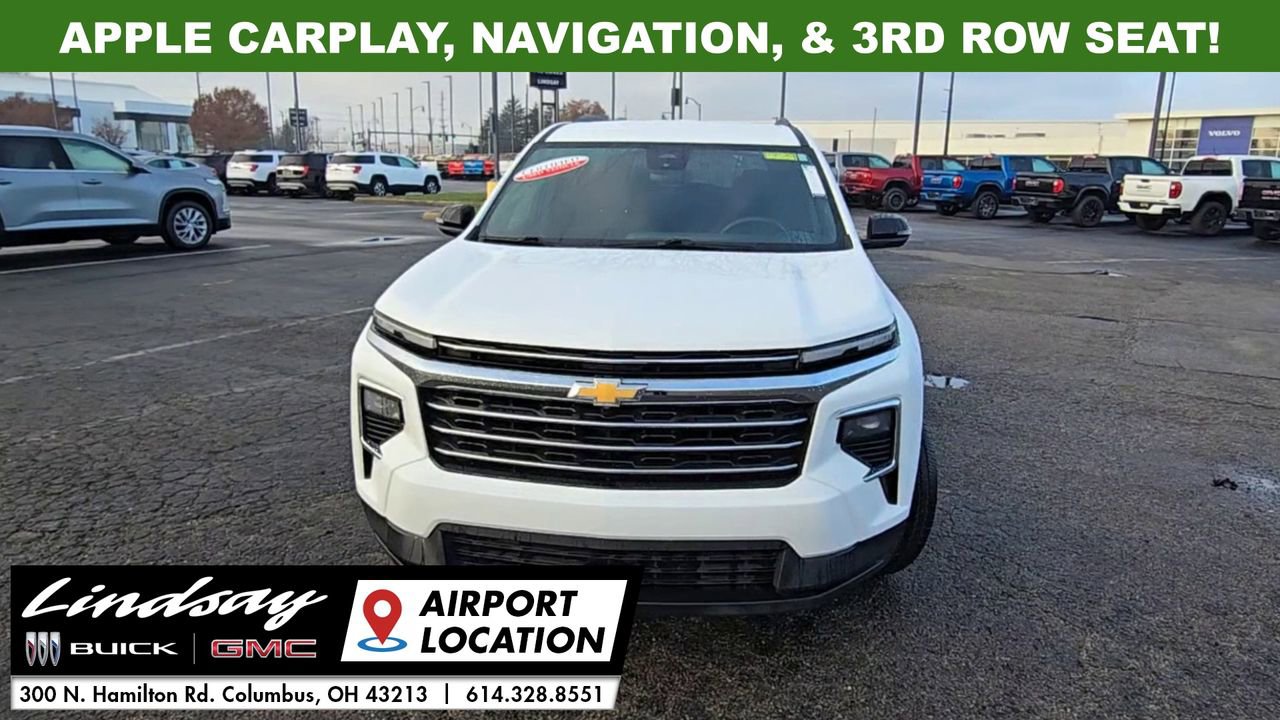 Used 2025 Chevrolet Traverse LT image 3