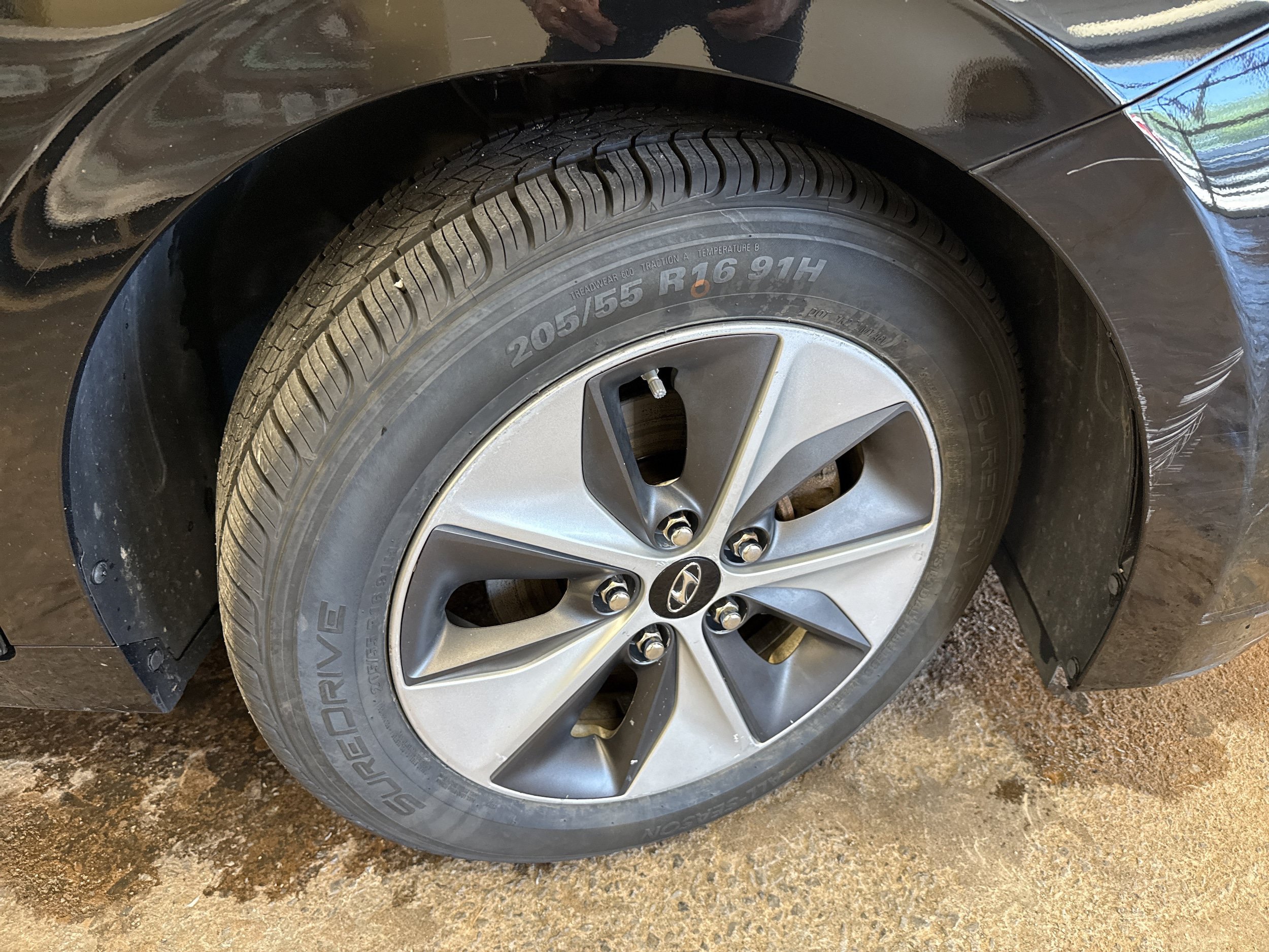 Used 2019 Hyundai Ioniq Limited FWD image 17