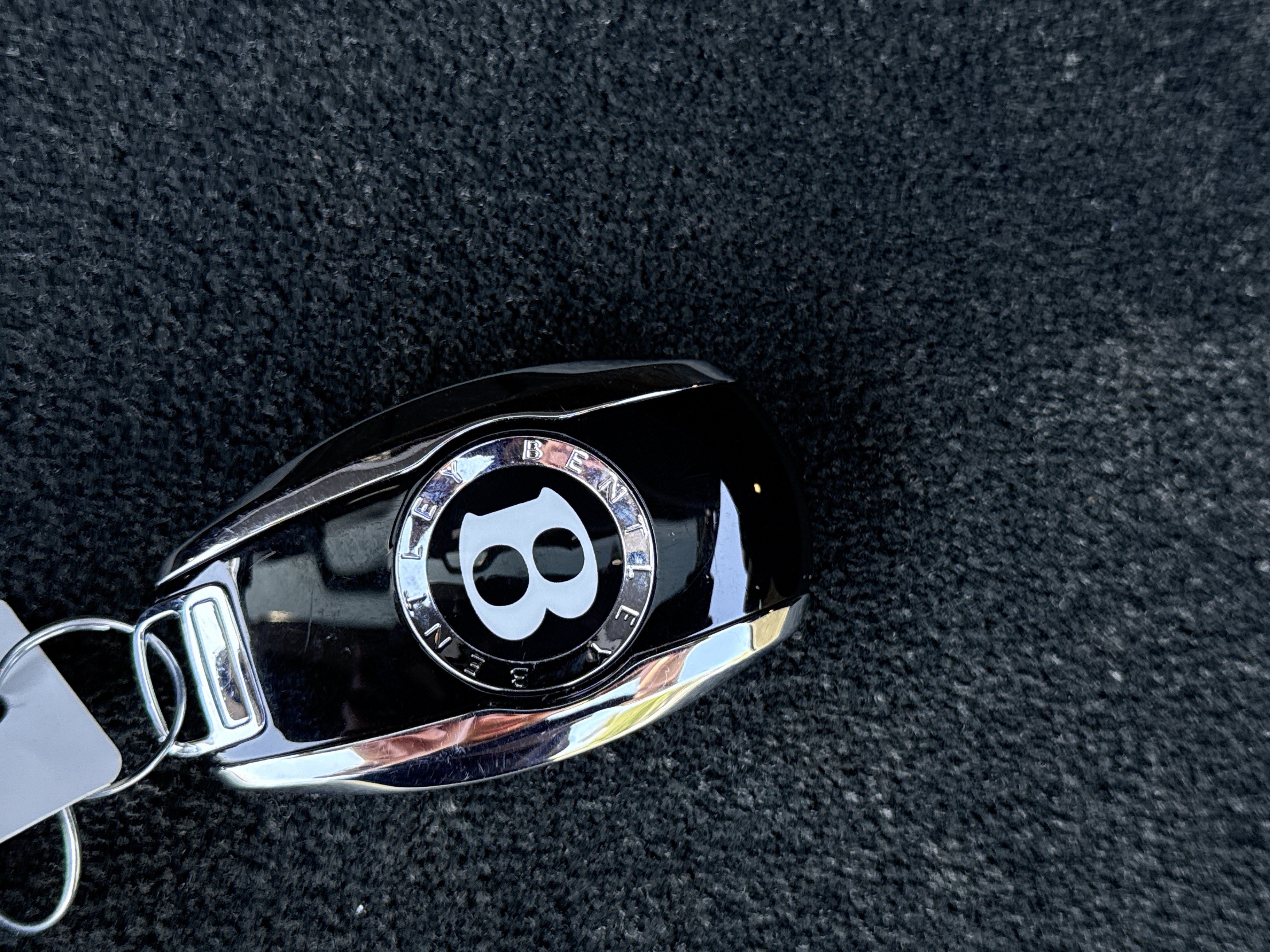 Used 2022 Bentley Bentayga AWD/4WD image 29