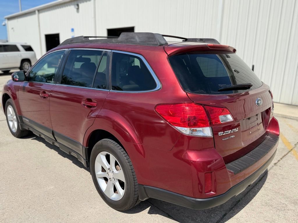 Used 2013 Subaru Outback 2.5i Premium AWD/4WD image 3