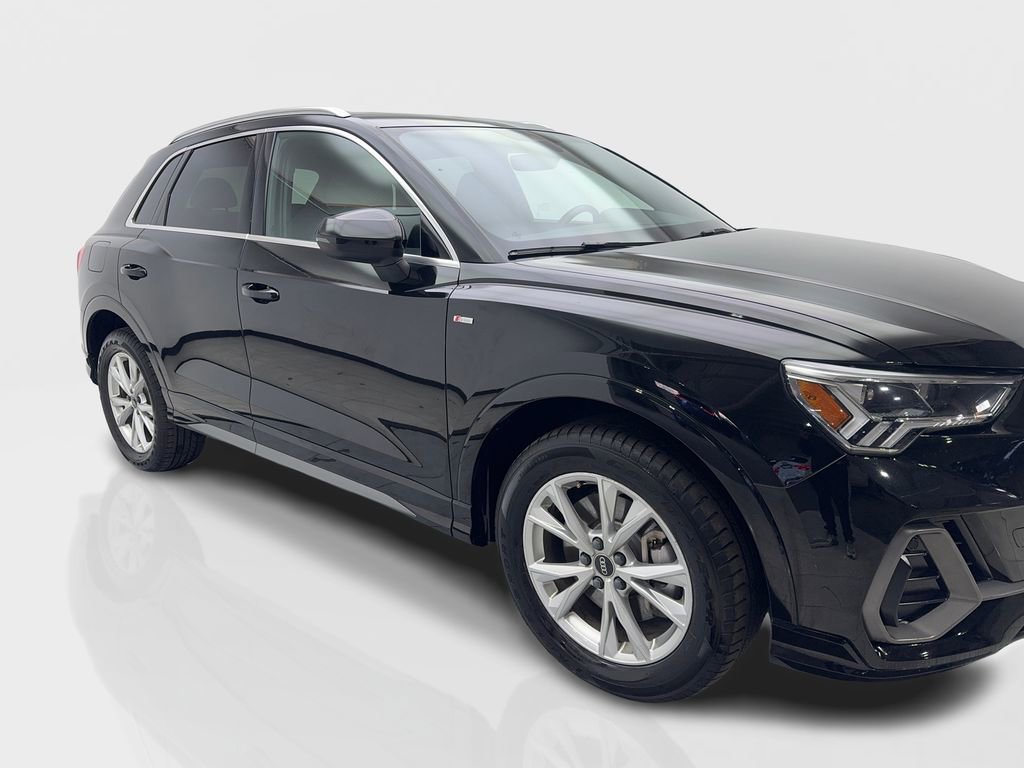 Used 2025 Audi Q3 2.0T Premium image 12