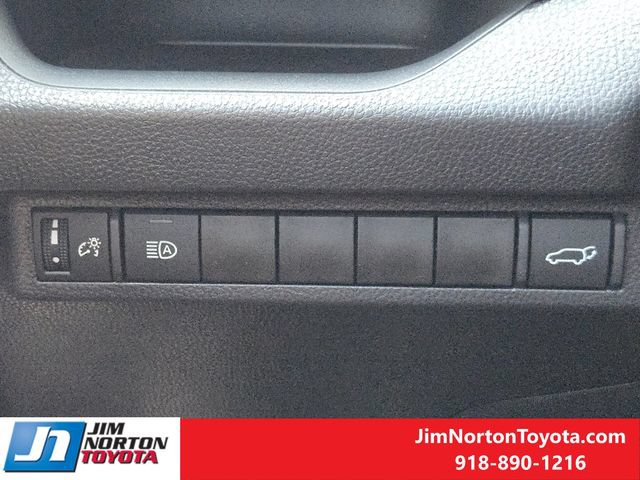 Used 2025 Toyota RAV4 XLE Premium FWD image 24