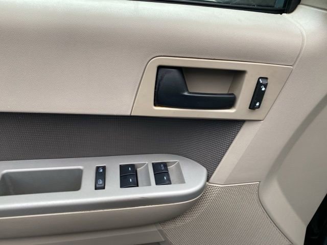 Used 2010 Ford Escape XLT image 17