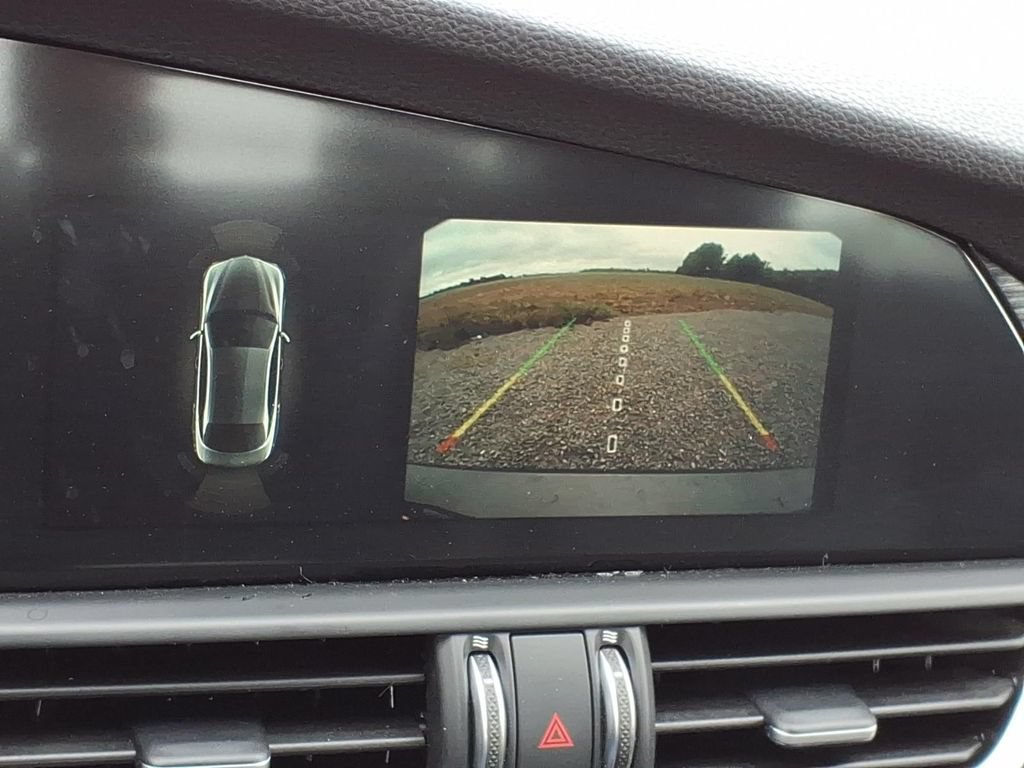 Used 2023 Alfa Romeo Giulia Sprint RWD image 3