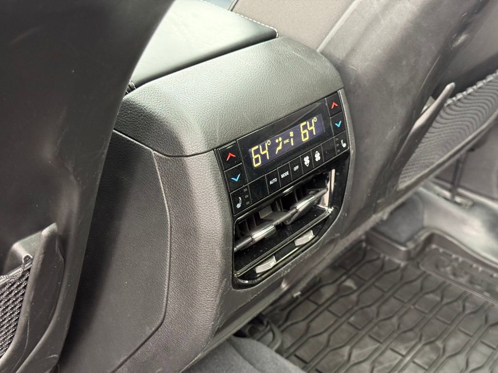 Used 2023 Jeep Grand Cherokee L Overland w/ Luxury Tech Group IV image 16