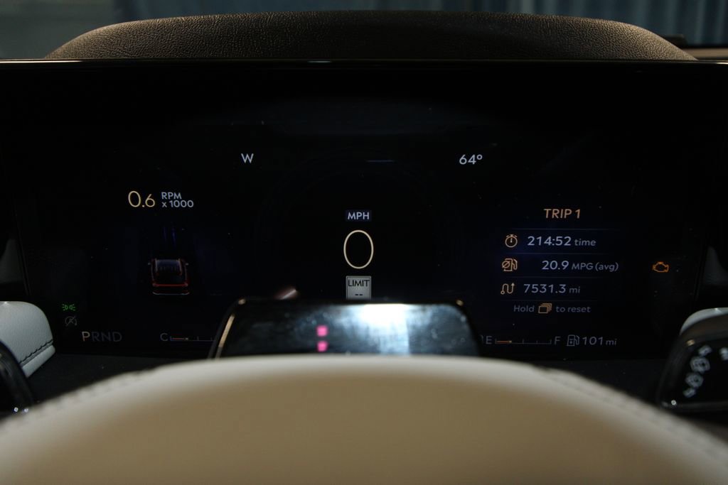 Used 2025 Lincoln Aviator AWD image 11